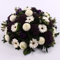 Witte begrafenisbloemen